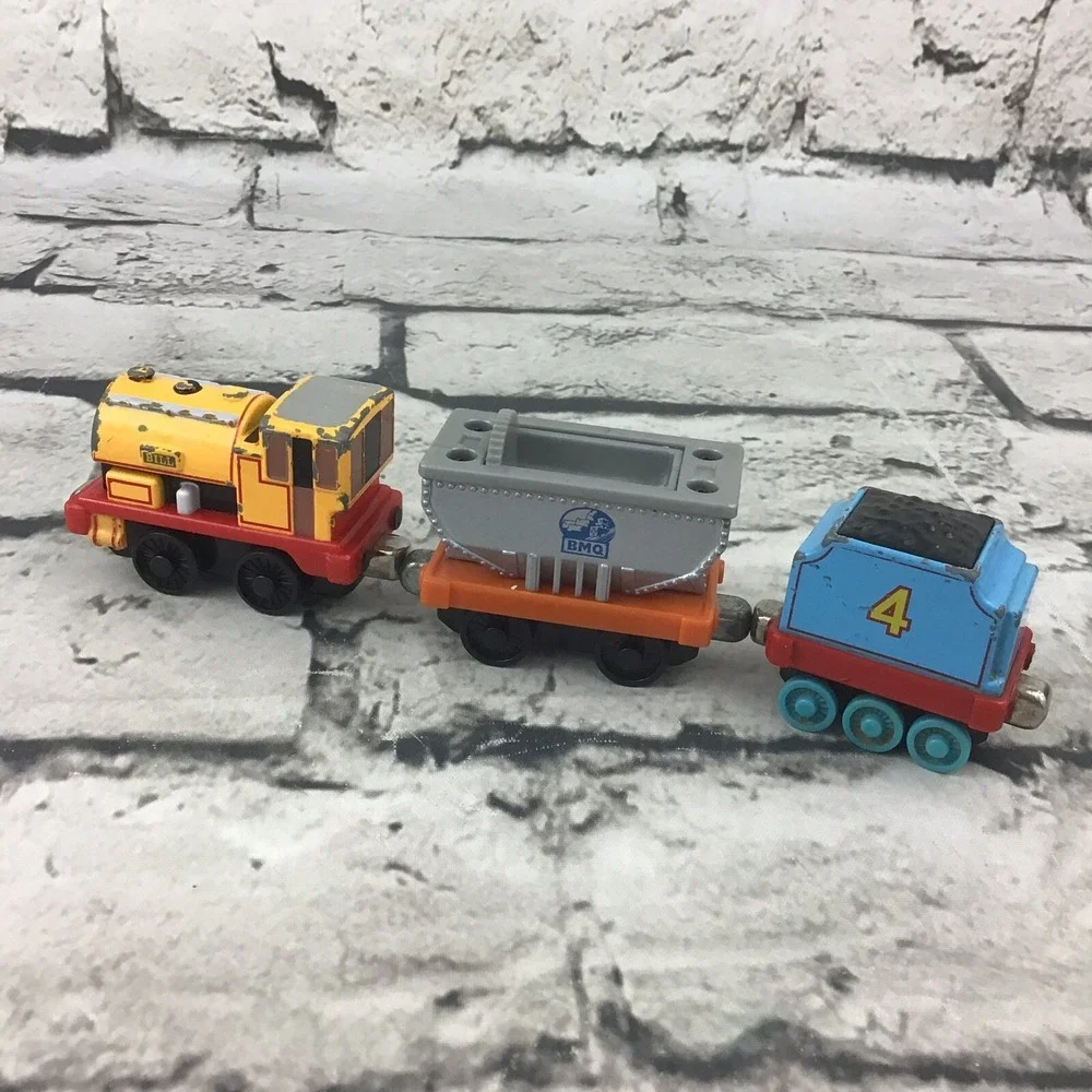 Thomas And Friends‎ Bill Tanker Engine 3-Car Magnetic Linking Train